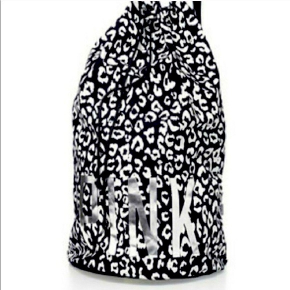 VS PINK RARE HTF Black & White Leopard/Cheetah Print Laundry Bag. Like New